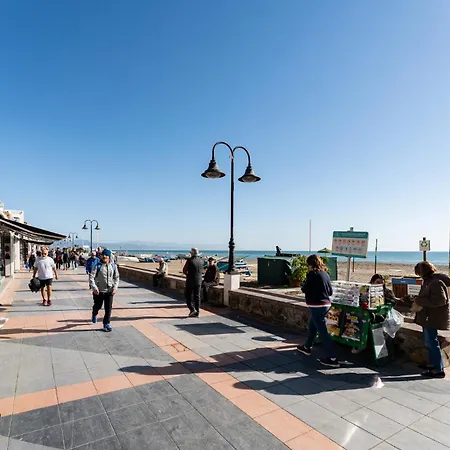 Malagasuite Lux & Pool * Торремолинос