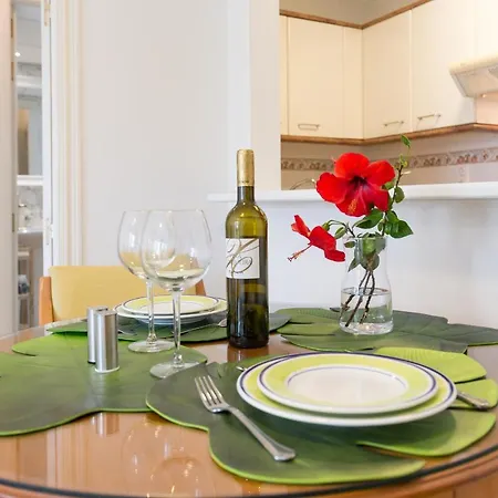 Daire Malagasuite Lux & Pool *